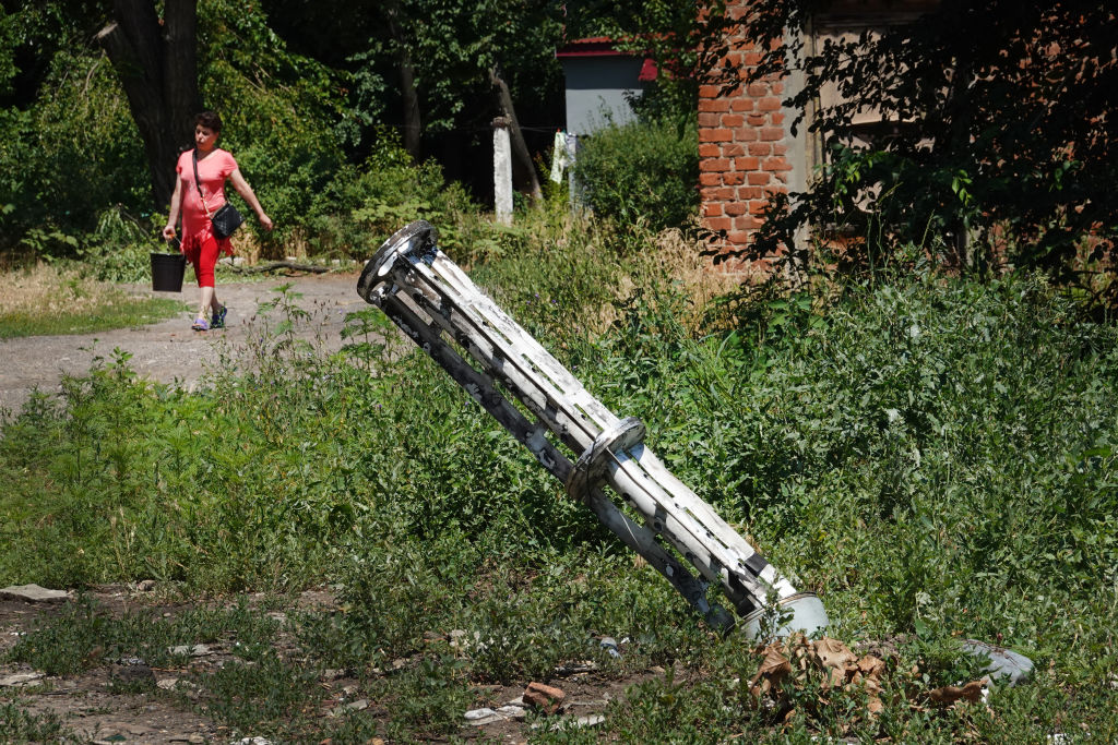 The U.S. decision to send cluster bombs to Ukraine has caused divisions within the European Union, with many expressing their displeasure at the decision over the past week. (Photo by Scott Olson/Getty Images)
