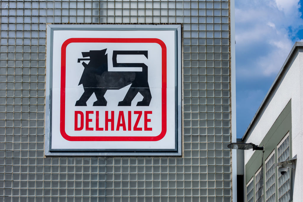 Belgian supermarket chain Delhaize has denied that one of its shops operating within the European Parliament in Brussels is breaking the law by refusing to accept cash payments for goods. (Photo by Omar Havana/Getty Images)