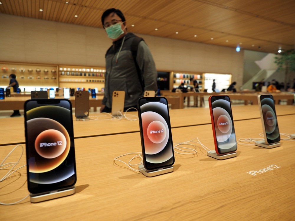 A sales ban on the iPhone 12 in France could end up applying to the entirety of the European Union, a representative of the Commission has said. (EPA-EFE/DAVID CHANG)