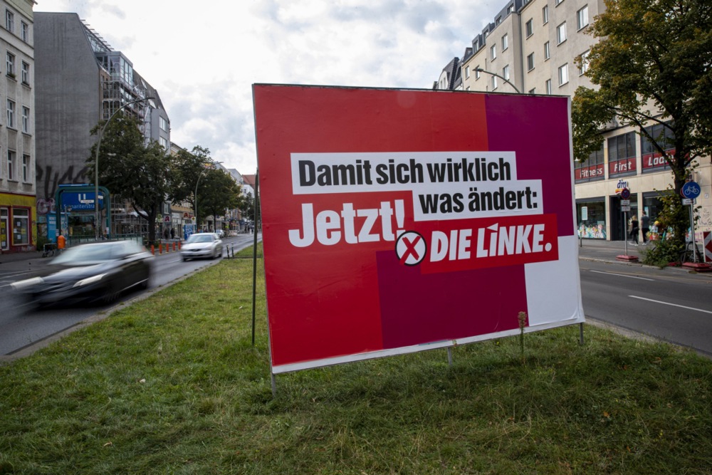 Germany's Die Linke parliamentary group will not last much longer, an MP who recently defected from the party has claimed. (EPA-EFE/MARTIN DIVISEK)