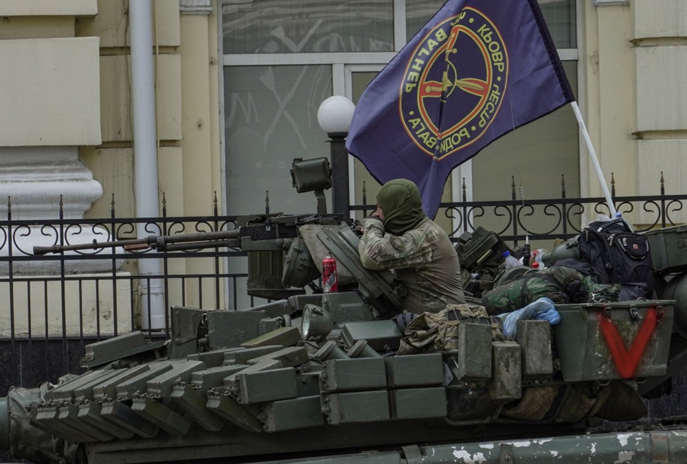 Russia is behind the current Hamas attack on Israel, the former President of Ukraine has claimed. (EPA-EFE/STRINGER)