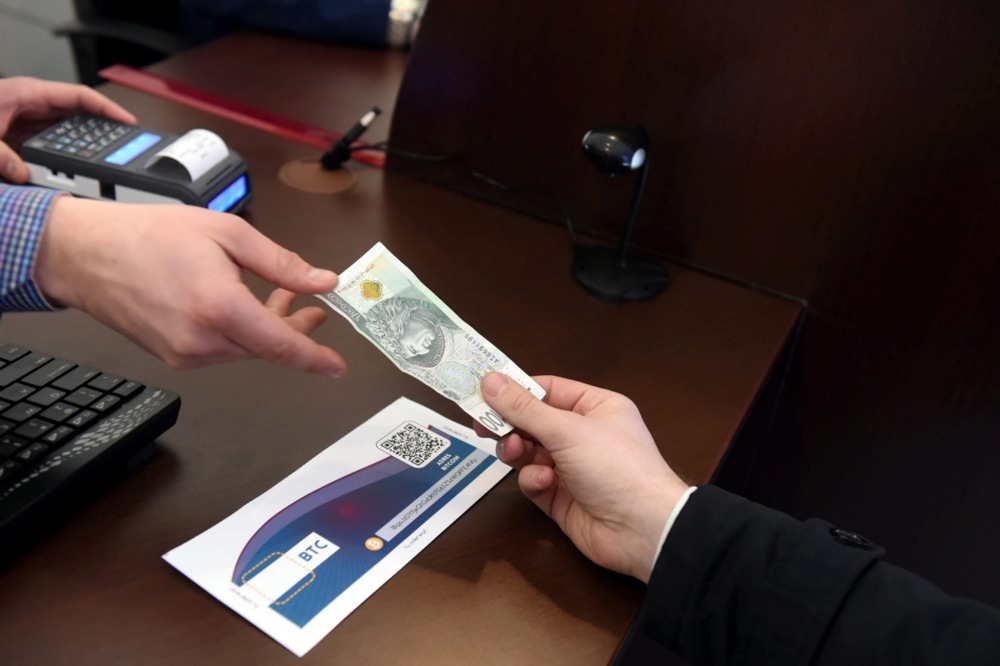 ARCHIVE IMAGE: The economy is the big absentee from the Polish election campaign. This is despite the fact that the economy was and is the greatest achievement of Poland's post-communist transformation. (EPA/GRZEGORZ MICHALOWSKI POLAND OUT)