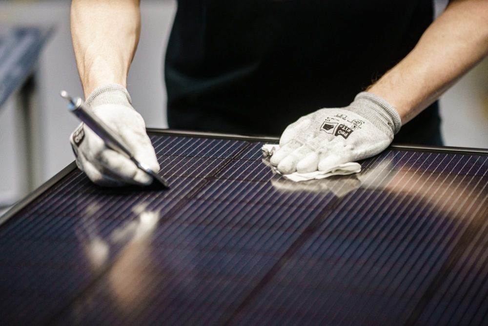 Germany's single largest solar cell manufacturer is considering an exit from the country amid the country's ongoing energy crisis. (EPA-EFE/CLEMENS BILAN)