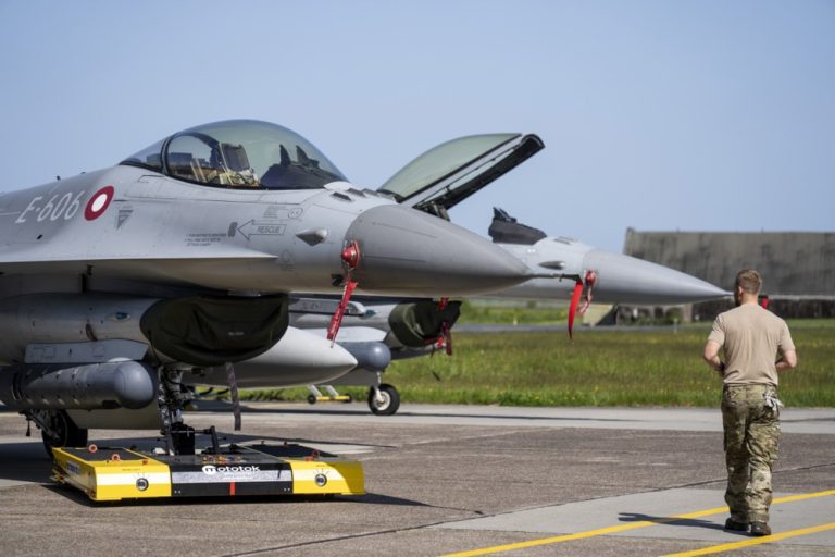 The European Commission has been pressured to detail the "carbon footprint of fighter jets" sent by EU member-states to Ukraine. (EPA-EFE/BO AMSTRUP DENMARK OUT)