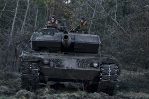 The majority of the Leopard 2A6 tanks sent to Ukraine by Germany are no longer functioning, a senior politician for the German Greens has revealed. (Photo by Libkos/Getty Images)