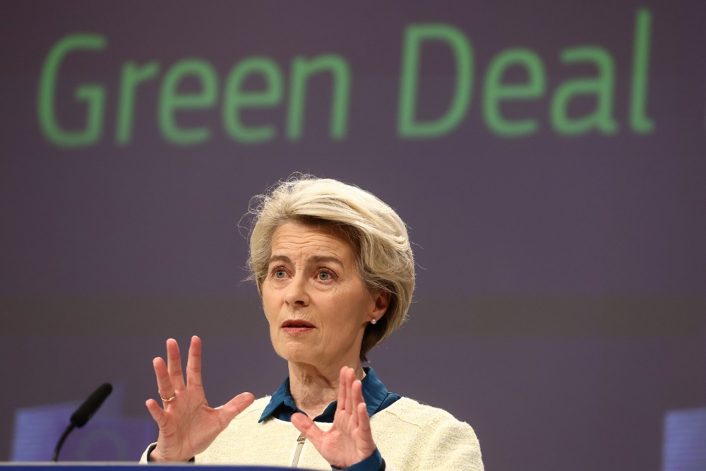 Left-wing groups within the European Parliament are looking to "blackmail" rival right-wing groups with the green deal, a source within the body has said. (EPA-EFE/STEPHANIE LECOCQ)