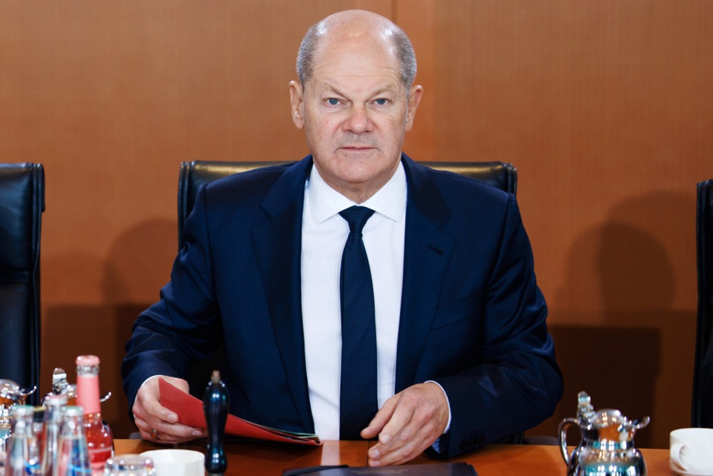 German Chancellor Olaf Scholz has ordered American lawmakers to keep funding Ukraine's defensive war against Russia ahead of a state visit to the United States. (EPA-EFE/CLEMENS BILAN)