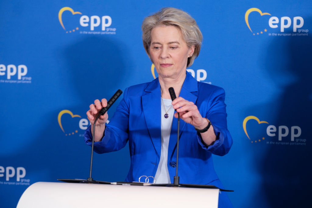EC chief Von der Leyen is to meet Cyprus bigwigs as she juggles EU concerns with Russia's nuclear-war threat. (Thierry Monasse/Getty Images)