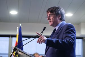 Spanish MEP Carles Puigdemont has issued a warning over support for Spanish Prime Minister Pedro Sánchez. (Thierry Monasse/Getty Images)