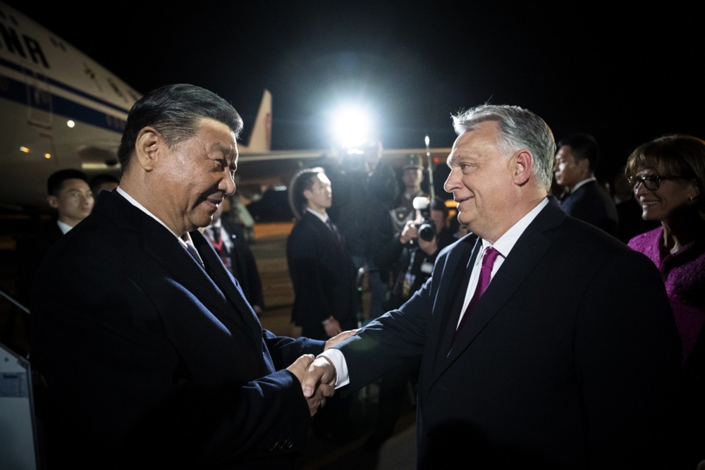 China has signed a new "all-weather" strategic partnership with Hungary amid worsening relations with the EU. "EPA-EFE/VIVIEN CHER BENKO HANDOUT HUNGARY OUT HANDOUT)