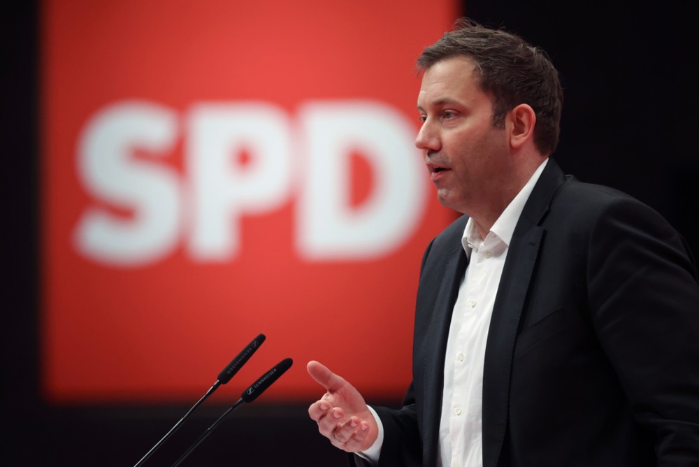 The co-leader of Germany's ruling Social Democratic Party (SPD) has claimed that his group lost to "Nazis" in the European Elections. (EPA-EFE/CLEMENS BILAN)