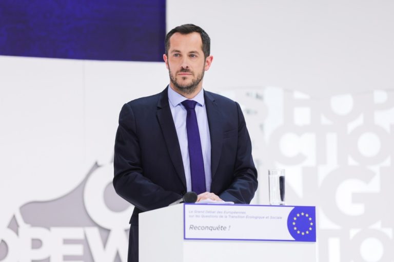 The four MEPs who have rebelled against Eric Zemmour's Reconquête party will build a "French conservative" political party, an internal letter sent to representatives of the European Conservatives and Reformists (ECR) group has said. (EPA-EFE/TERESA SUAREZ)