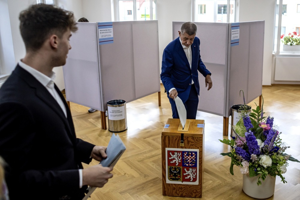 It is now the turn of Czech citizens to cast their ballot for the European Elections.EPA-EFE/MARTIN DIVISEK