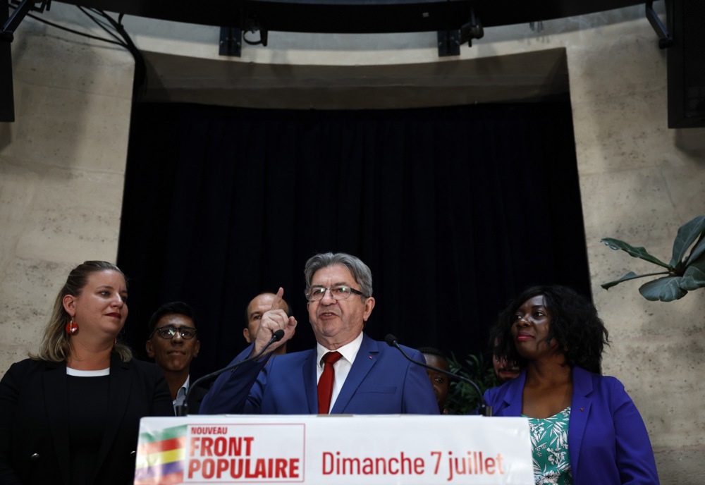 The euro slipped on Monday, July 8th following the French election results pointing at a hung parliament amid an unexpected win for the left-wing alliance.EPA-EFE/ANDRE PAIN