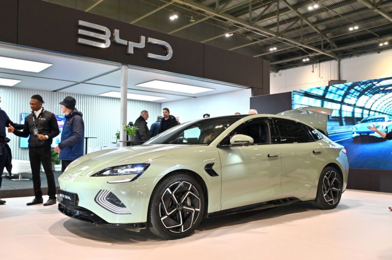 Chinese and EU officials held several rounds of technical talks over Brussels' proposed tariffs on Chinese electric cars on July 4, China's commerce ministry said at a regular news conference. (Photo by John Keeble/Getty Images)