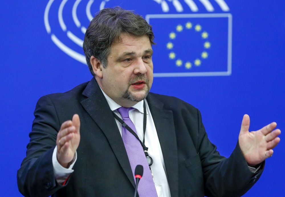 Senior Christian Democrats in Germany have decried the drop in public support for the country's socialist party ahead of key regional elections in the country's east. (EPA-EFE/JULIEN WARNAND)