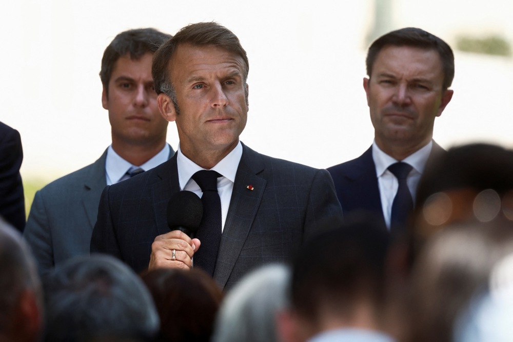 Macron in a tricky situation trying to put together a stable majority (EPA-EFE/BENOIT TESSIER / POOL MAXPPP OUT)