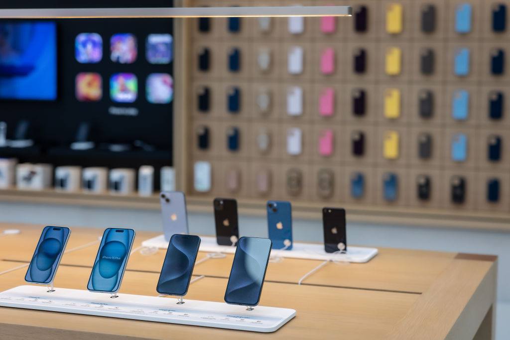 Apple has once again adjusted its App Store rules amid ongoing beatings from the European Union. (Photo by Annice Lyn/Getty Images)