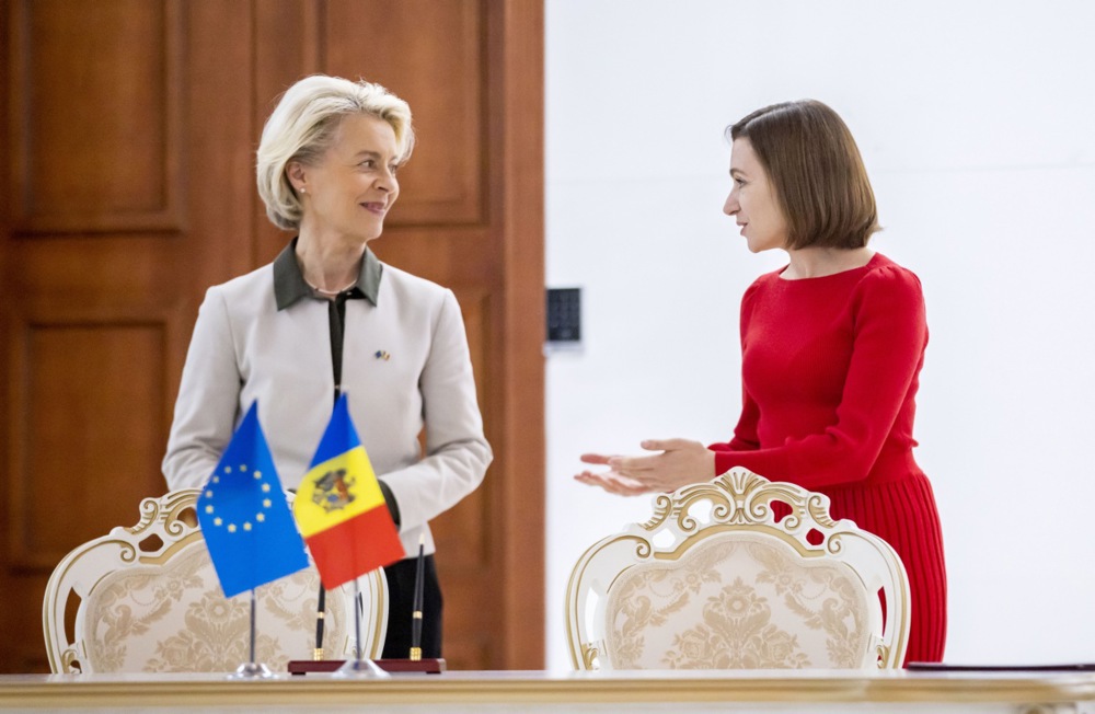 European Commission President Ursula von der Leyen called on Moldovans to vote in an October 20 referendum on joining the EU during a visit to Chisinau on October 10 where she held talks with pro-Western President Maia Sandu. EPA-EFE/DUMITRU DORU