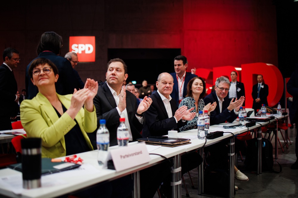 Germany's ruling Social Democratic Party (SPD) are plotting the introduction of a wealth tax on assets amidst the country's worsening economic situation, local media is reporting. (EPA-EFE/CLEMENS BILAN)