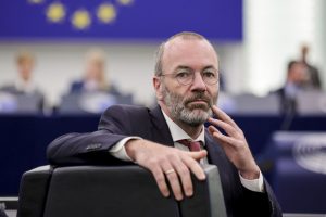 Manfred Weber, the head of the European People's Party (EPP), has said that he is open to forming a coalition with the Greens in Germany. (EPA-EFE/TERESA SUAREZ)