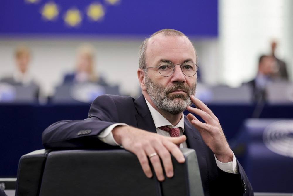 Manfred Weber, the head of the European People's Party (EPP), has said that he is open to forming a coalition with the Greens in Germany. (EPA-EFE/TERESA SUAREZ)