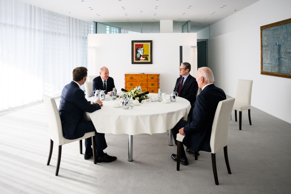 Scholz, Biden, Macron, Starmer in Berlin, sharing tea and cake, but no plan on Ukraine at all (Photo by Marvin Ibo Güngör/Bundesregierung via Getty Images)