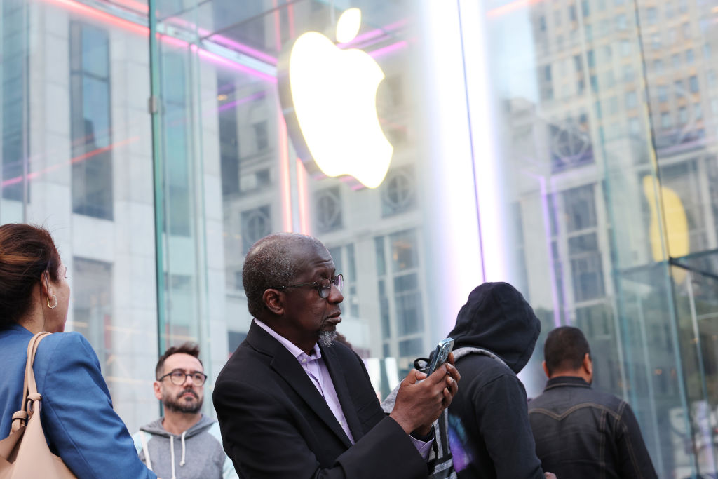 The European Commission has lashed out against Apple over its alleged "geo-blocking" of content available in the bloc. (Photo by Michael M. Santiago/Getty Images)