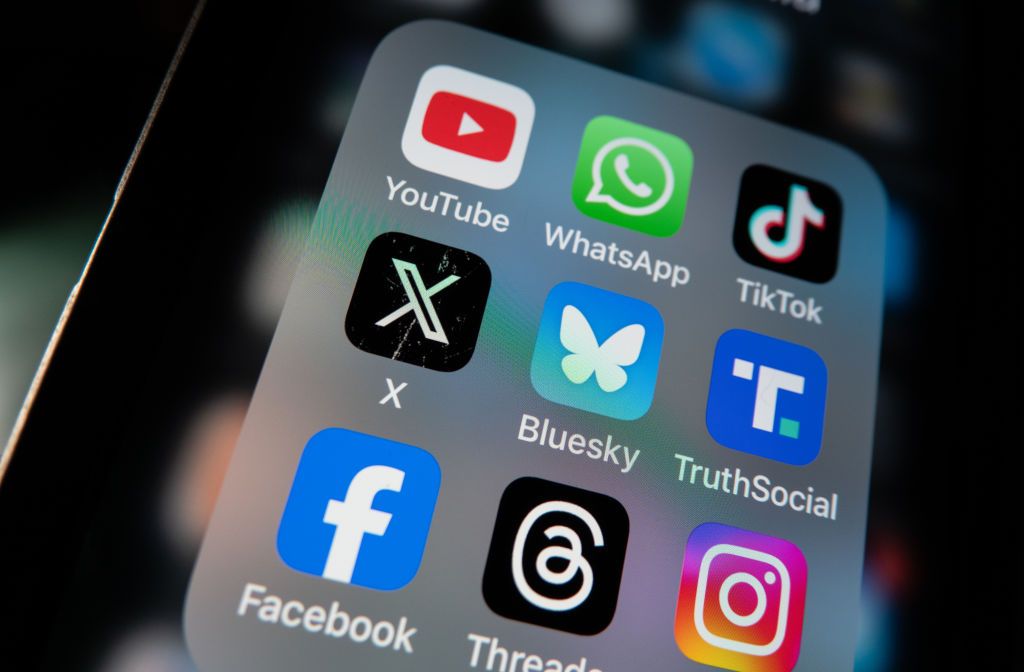 Note to US political candidates: communicate clearly to make it easier for the Chinese spies to take accurate notes (Photo by Anna Barclay/Getty Images)