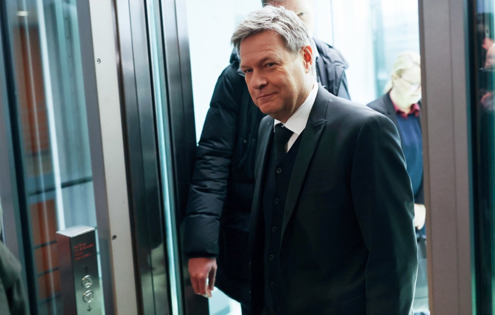 ARCHIVE IMAGE - Germany's outgoing left-wing government will beg the United States to rejoin the World Health Organisation (WHO) after President Donald Trump announced the country's exit on January 20, the country's most senior green politician has said. (EPA-EFE/HANNIBAL HANSCHKE)