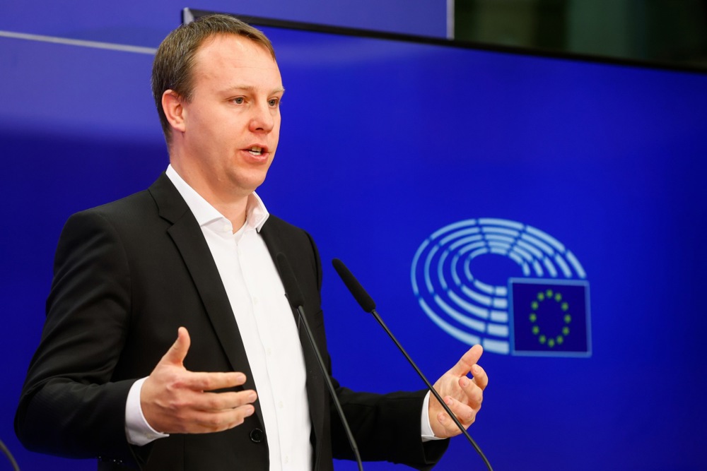 Green and pro-federalist MEP Daniel Freund has taken to social media to plead for the European Union to fill the funding gap left by USAID’s withdrawal from Hungary. EPA-EFE/STEPHANIE LECOCQ
