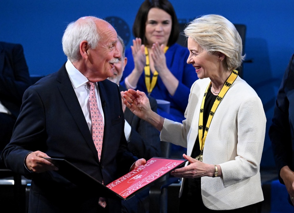 European Commission president Ursula von der Leyen received the Charlemagne Prize on May 29–leading to criticism from MEPs who called the award “in blatant contradiction to the fundamental values for which this prize was originally created”.EPA-EFE/FEDERICO GAMBARINI / POOL