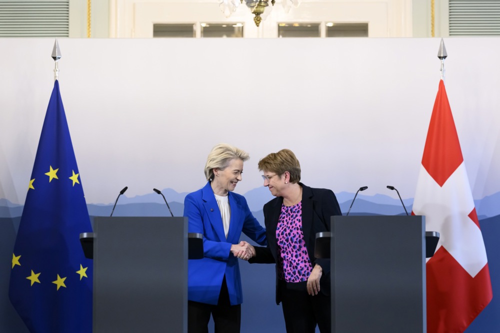 Switzerland’s EU agreement package is drawing cautious support from some domestic players, while unions and political parties are split on the issues and calling for a national referendum. European Commission President Ursula von der Leyen (L) and Swiss Federal President Viola Amherd (R) EPA/ALESSANDRO DELLA VALLE