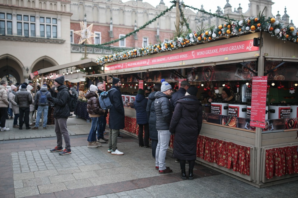 Young Pole held for allegedly planning terror attack on Christmas market