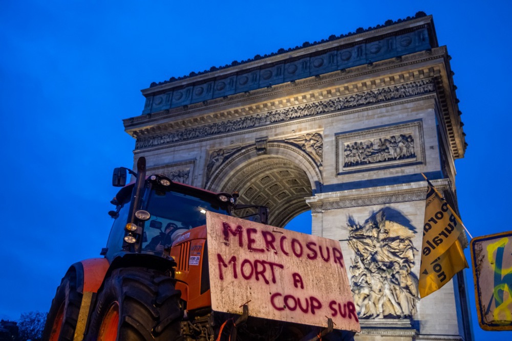 Farmers in Paris on tractors in protest at Mercosur trade deal