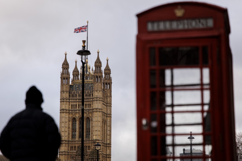 Soft democracy, no vote? Labour setting up UK to align with EU in ...