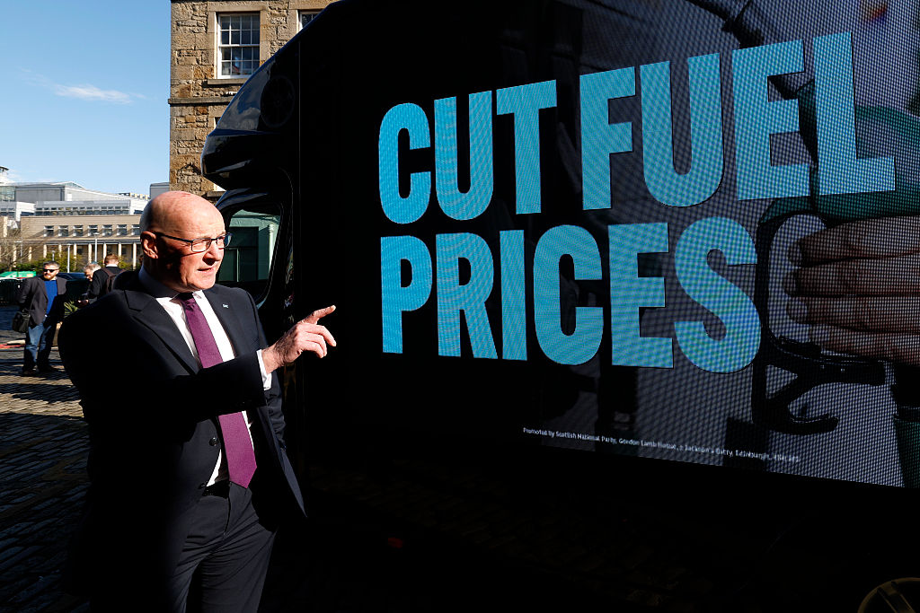 The EU is witnessing growing fuel chaos as a temporary ceasefire in the Iran-Iraq War, and the partial reopening of the Strait of Hormuz briefly eased global oil markets, sending Brent crude prices tumbling from $105 on April 7 to around €83 a barrel.(Photo by Jeff J Mitchell/Getty Images)