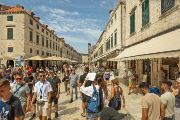 Croatia clears way for late-night alcohol bans to tackle drunk tourists