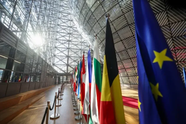 EU adopts new rules to boost voting rights for mobile citizens in municipal elections
