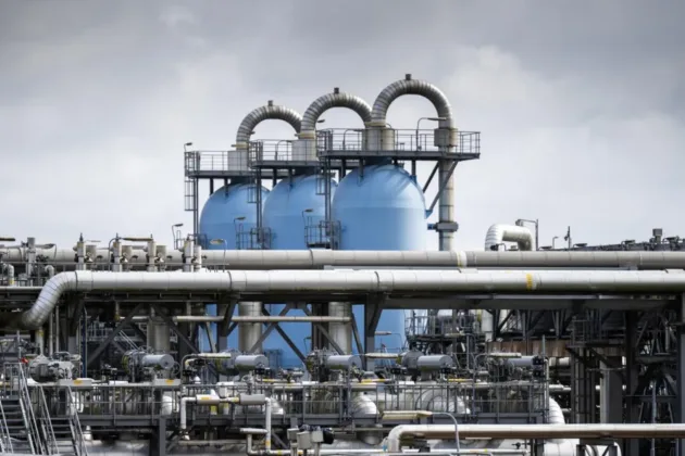 EU races to refill gas storage for winter