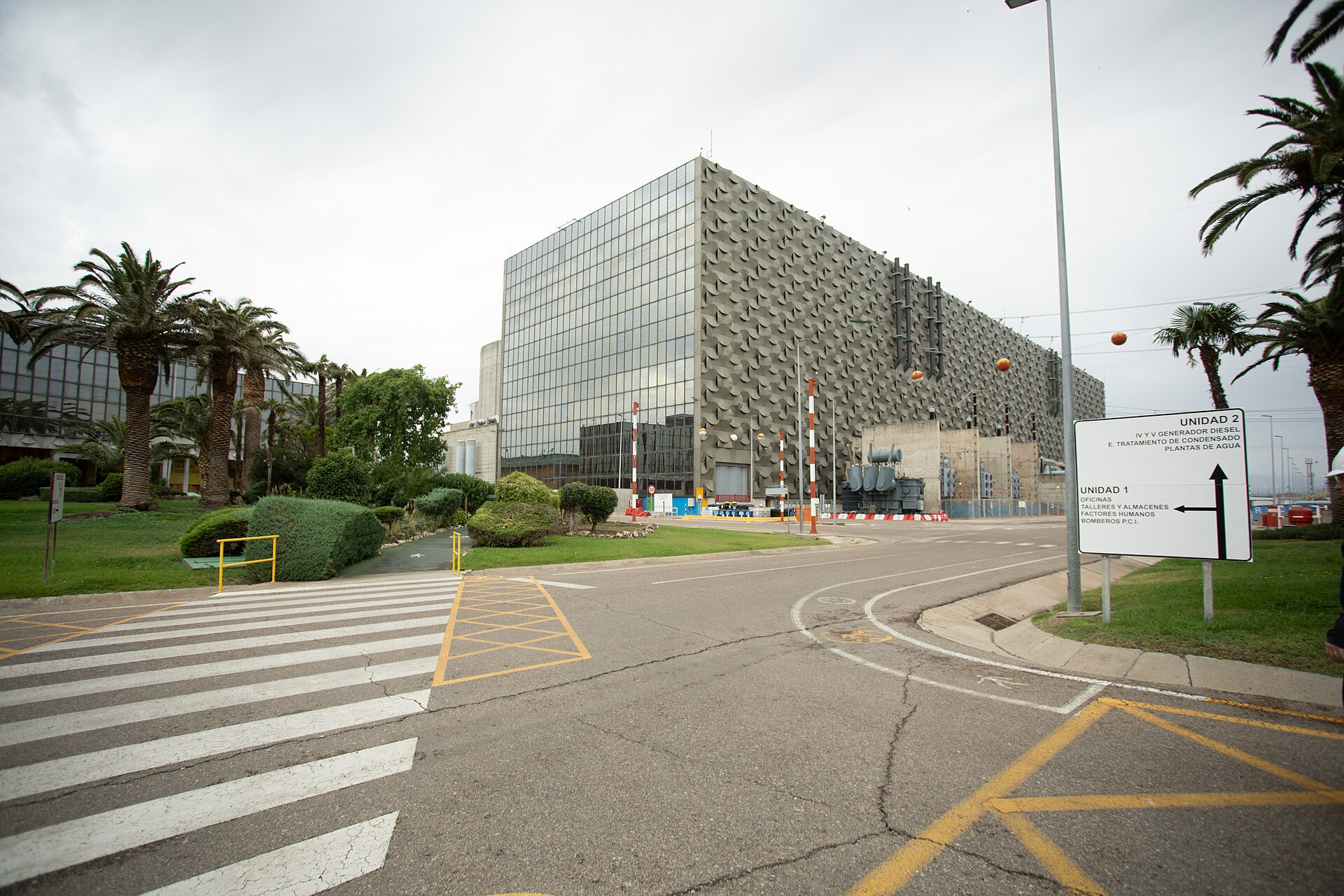 European Parliament urges Spain to reconsider Almaraz nuclear plant closure