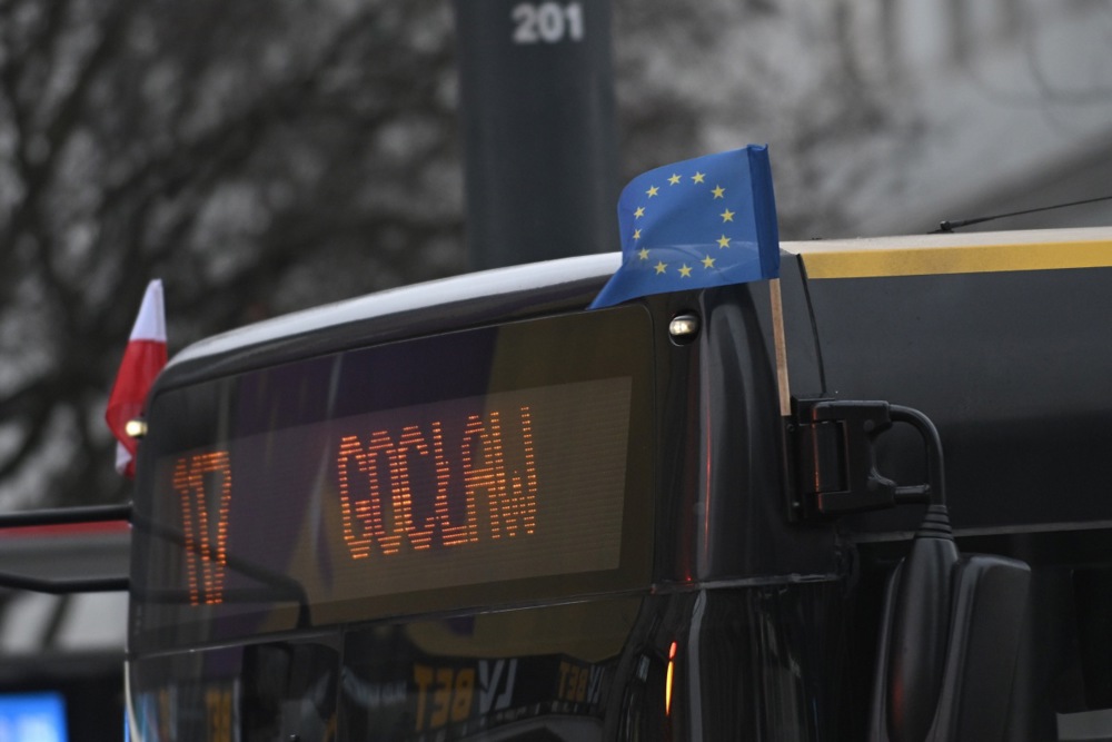 Poland's hydrogen bus push falters on high fuel costs