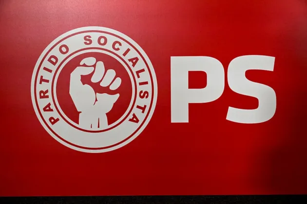Portuguese police search Socialist Party headquarters