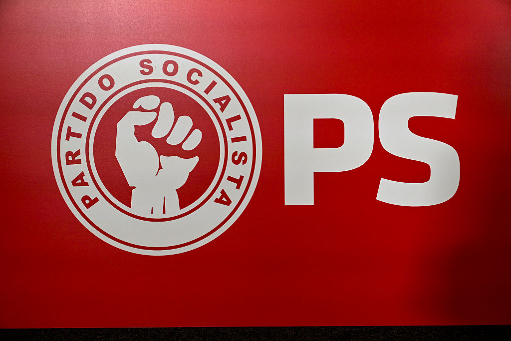 Portuguese police search Socialist Party headquarters