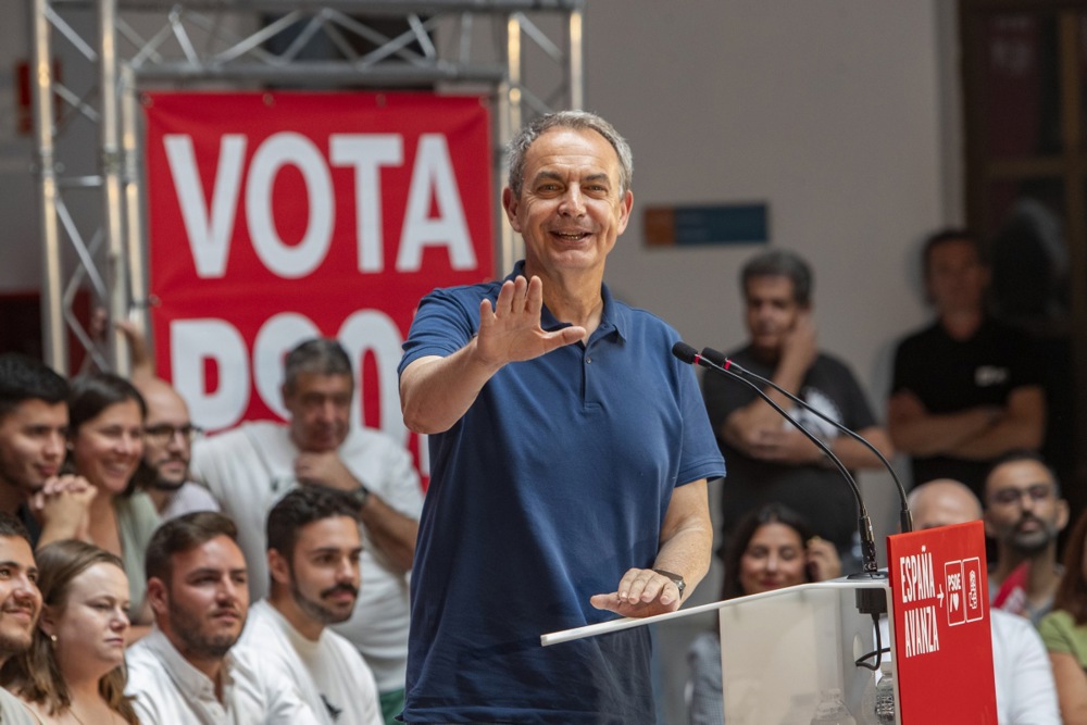 Spanish court freezes Zapatero's accounts
