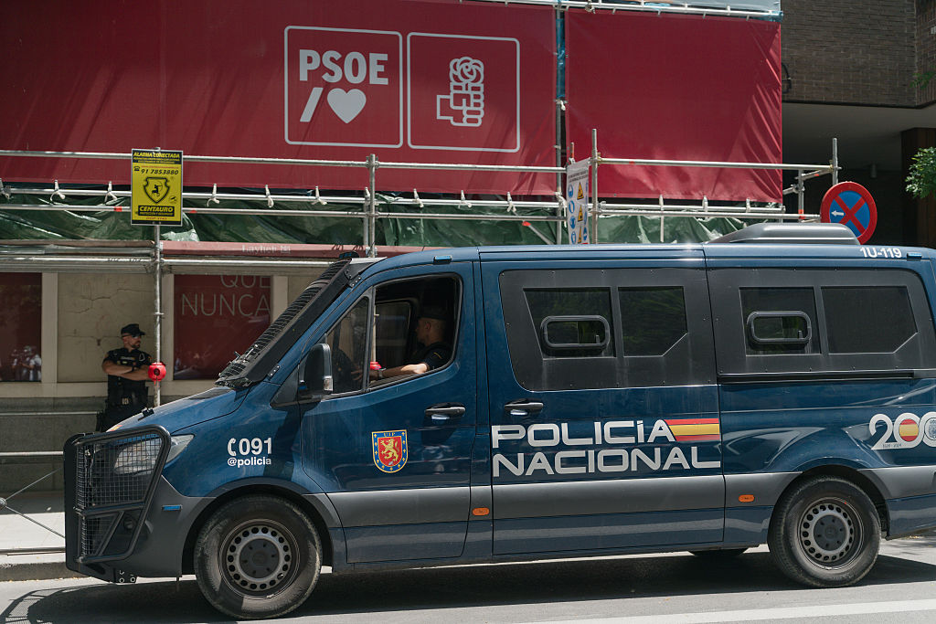 Spanish judge says ruling Socialists paid Civil Guard officer to sabotage corruption cases