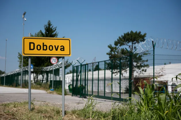 EU states press Brussels to fund deportation centres abroad