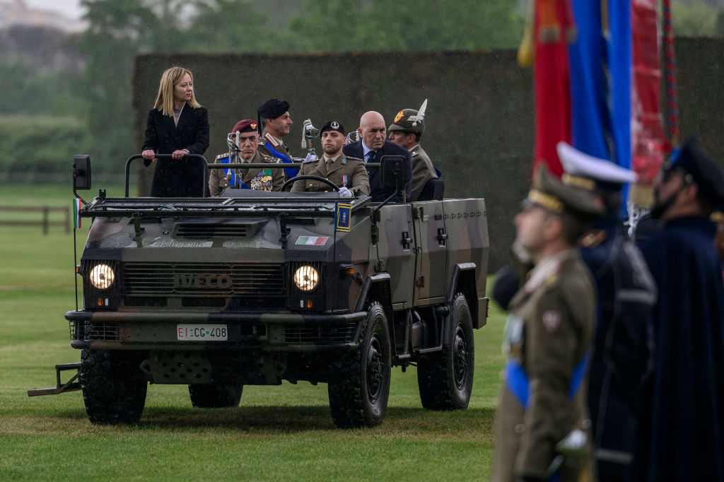 Italy plans 40,000-troop army expansion