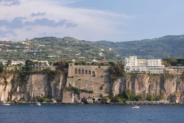 Magnitude 6.2 earthquake strikes off Calabria coast