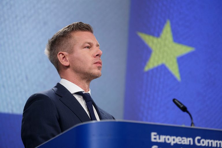Magyar seeks to oust Hungary's head of state